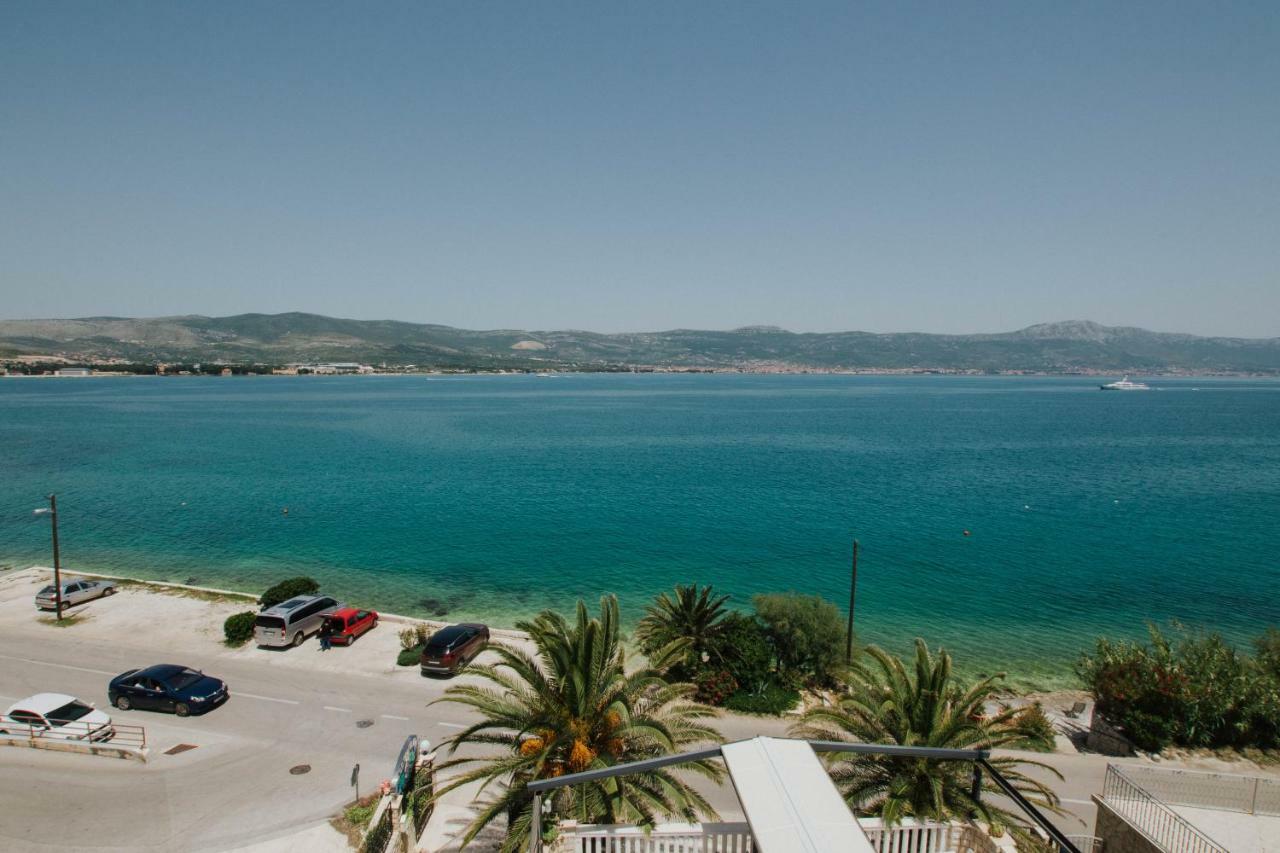 Hotel Vila Tina Arbanija ภายนอก รูปภาพ